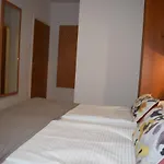 Tom