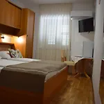 Tom