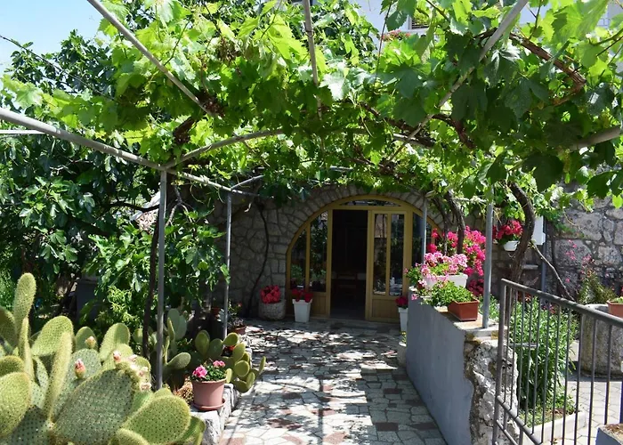 Tom 3* Malinska