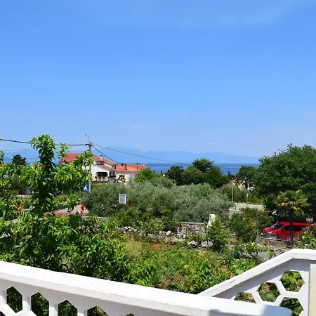 Tom לינה וארוחת בוקר 3*