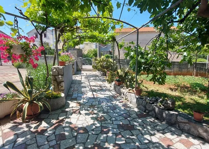 Tom فندق مبيت وإفطار 3*